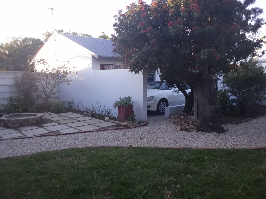 To Let 2 Bedroom Property for Rent in Longlands Western Cape